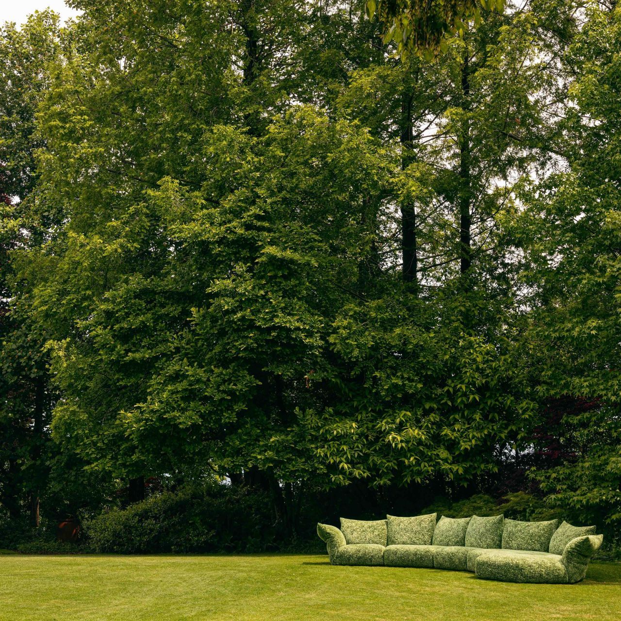  Standard Outdoor. 
Next pages, the sofa upholstered in Every Stone Green Alps blends with the garden&rsquo;s powerful nature through texture and colour. 