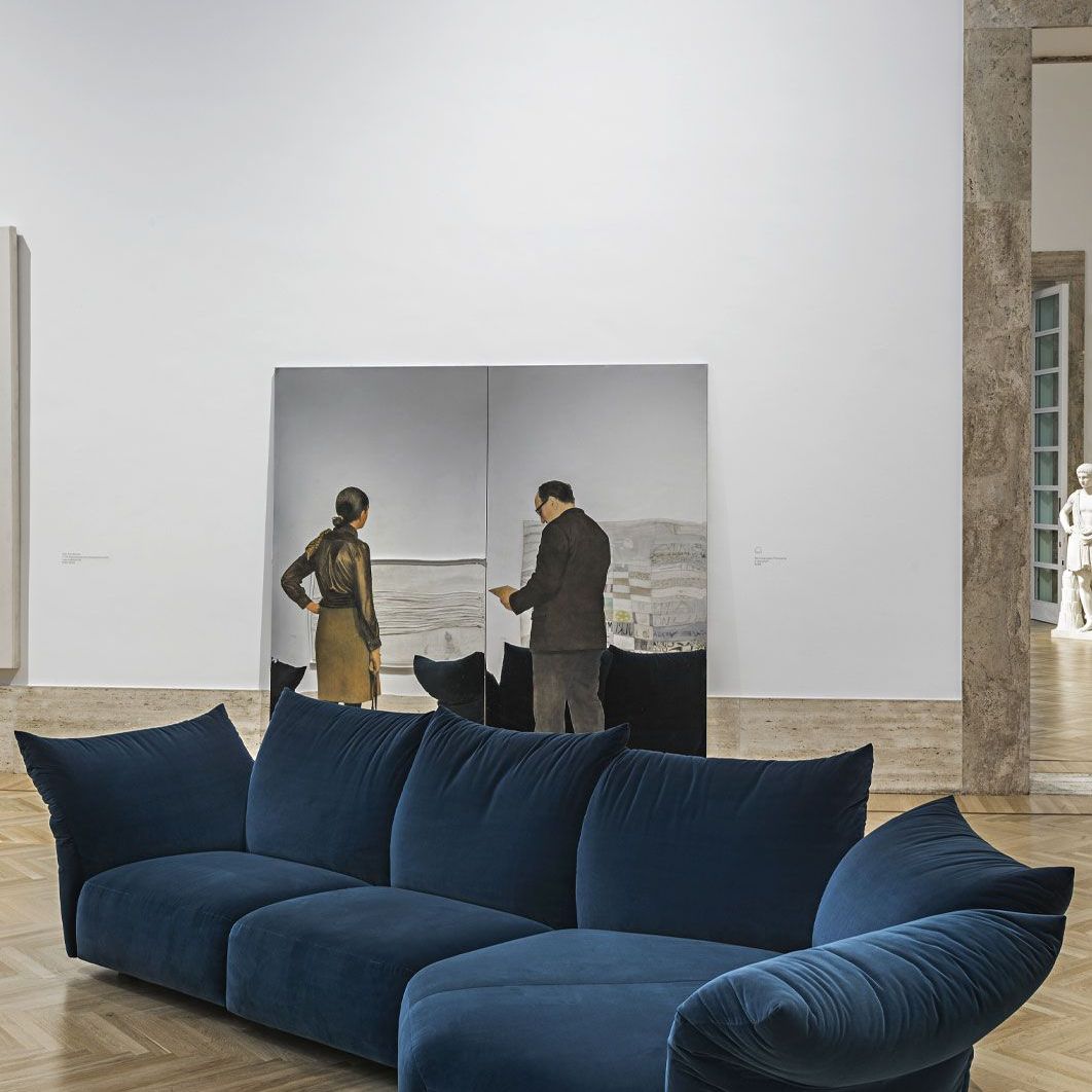  
  Standard .&nbsp;Francesco Binfar&eacute;&rsquo;s sofa in front of Michelangelo Pistoletto&rsquo;s work The Visitors, 1968 
 