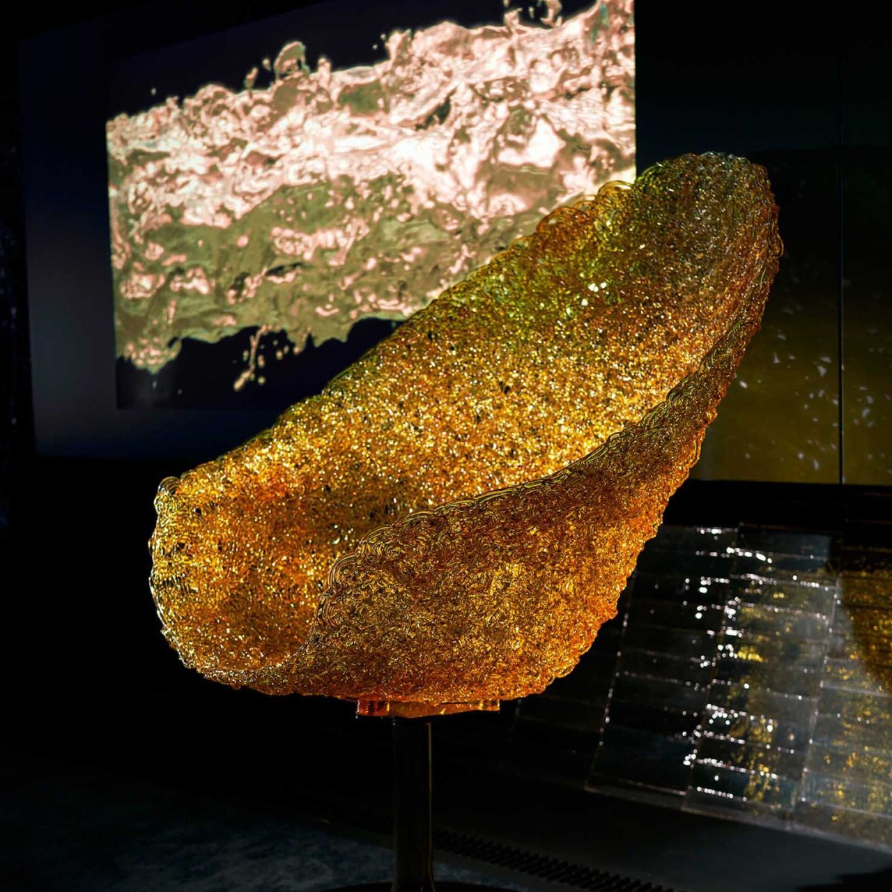   Gina &nbsp;e  Margherita . Tout comme le travail de Plessi, les chaises de Jacopo Foggini transforment la technologie en art. Chaque fauteuil est une pi&egrave;ce unique. L'entrelacement du fil de polycarbonate est moul&eacute; &agrave; la main par leur auteur &agrave; l'aide de machines industrielles 