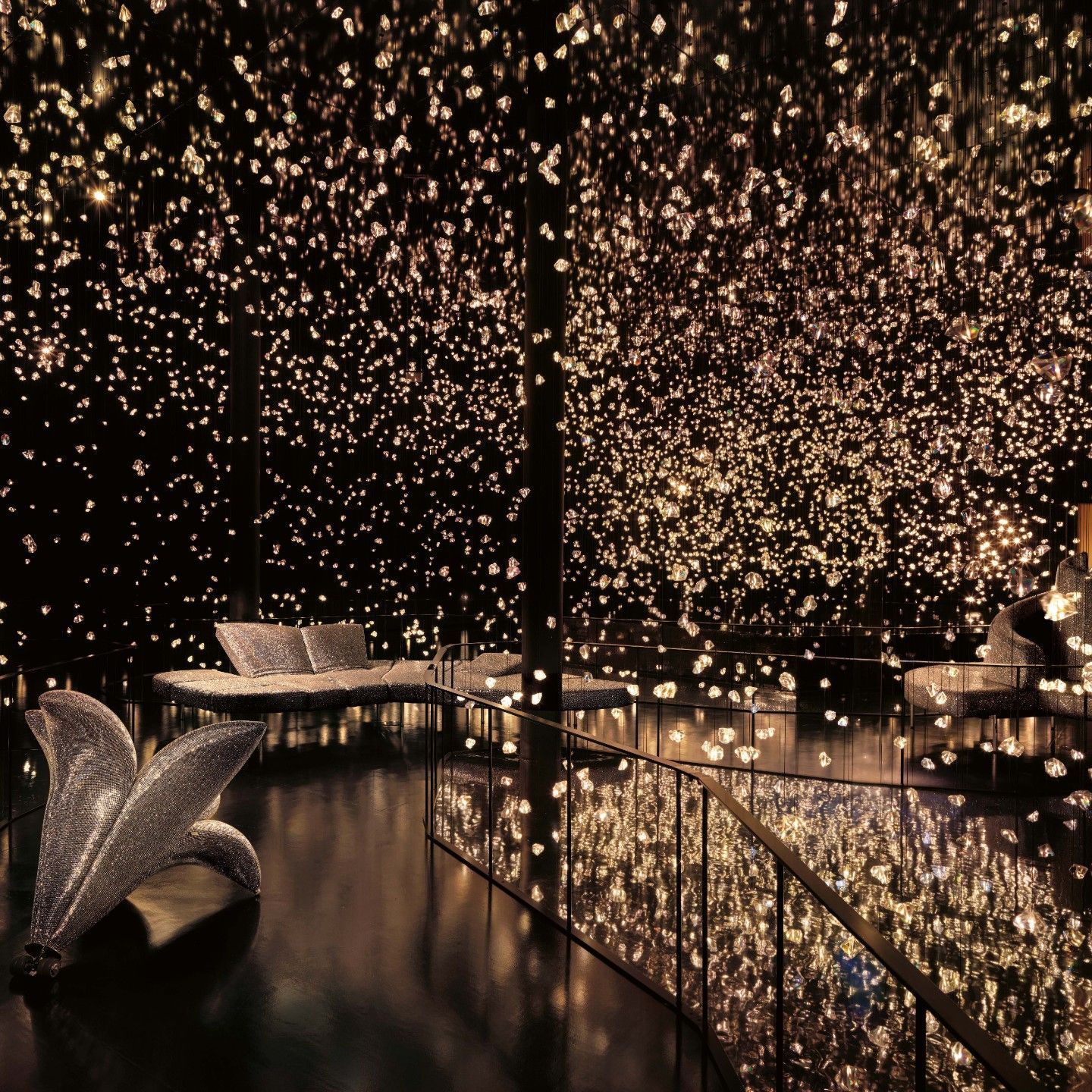  Diamond CristallizedTM with Swarovski&reg;. Getsuen, Flap and Tatlin with the special crystal covering in the &ldquo;Pulse Voronoi&rdquo; room by Rafael Lozano-Hemmer. 